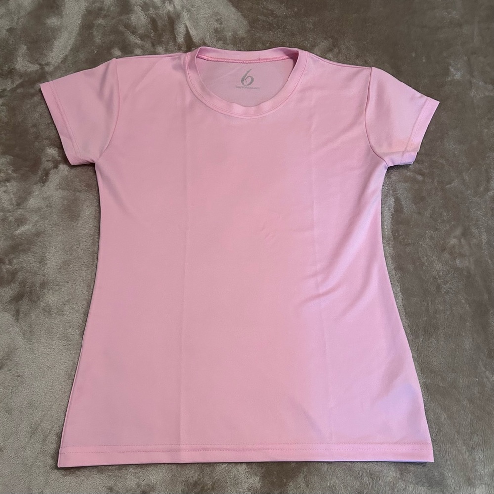 athletic tee